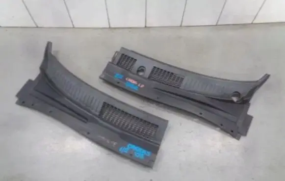 KIA Carens II Wiper trim
