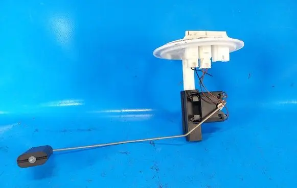 Volvo XC70 Fuel level sensor 8683142