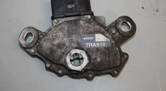 Volkswagen Touareg I Gear selector 845402415 TRA010