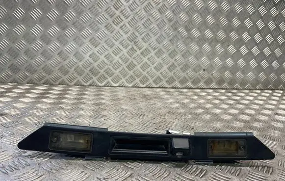 Audi Q7 4L Trunk door license plate light bar 8E0827657