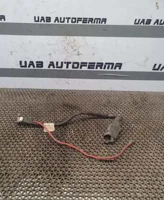 Volkswagen Touran II Positive cable (battery)