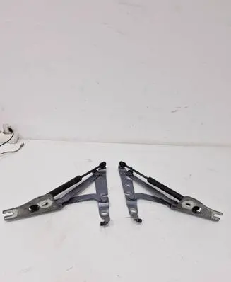 Audi A4 S4 B7 8E 8H Tailgate/trunk/boot hinge 8H0827302A