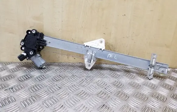 Subaru XV Front door window regulator with motor CM012560