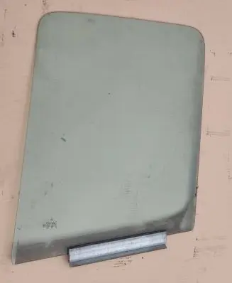 Mercedes-Benz Sprinter W901 W902 W903 W904 Front door window/glass (coupe) 