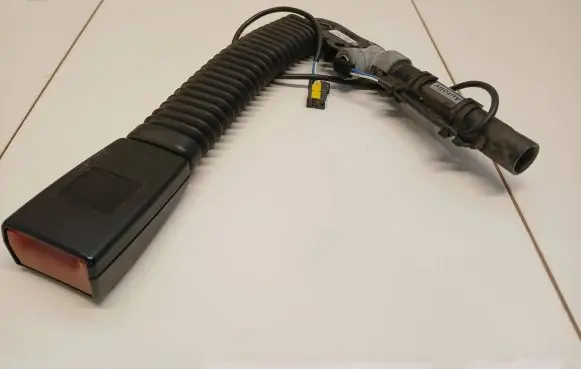 BMW 7 E65 E66 Front seatbelt buckle 6982523