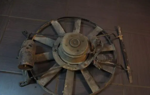 Renault 19 Fan set 17I