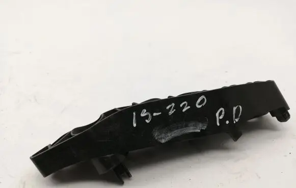Lexus IS 220D-250-350 Front bumper mounting bracket