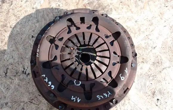 Toyota Yaris Clutch set kit LUK 312500D040
