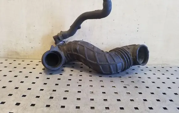 Audi A6 S6 C4 4A Turbo air intake inlet pipe/hose 4A0145747A 046103221A