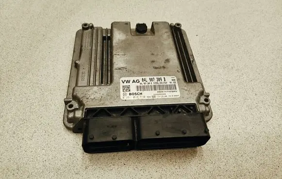 Seat Leon (5F) Engine control unit/module 04L907309B 0281018510 0281018514