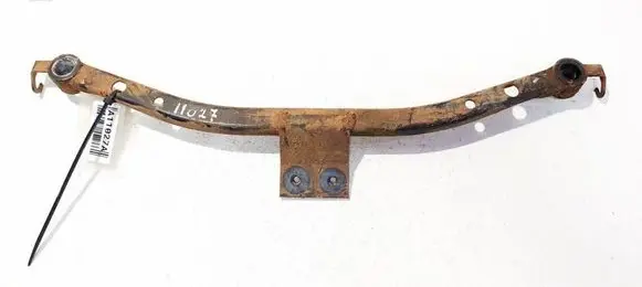 Nissan X-Trail T30 Engine mounting bracket 