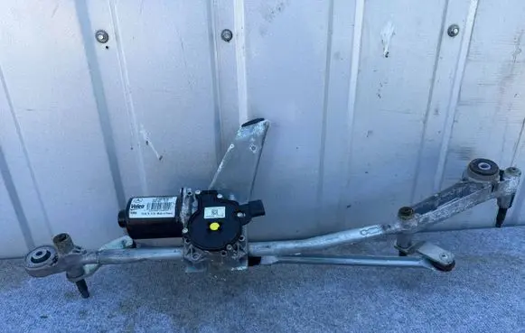 Mercedes-Benz B W246 W242 Front wiper linkage and motor W000026099 A2469065900