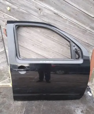 Nissan Pathfinder R51 Front door