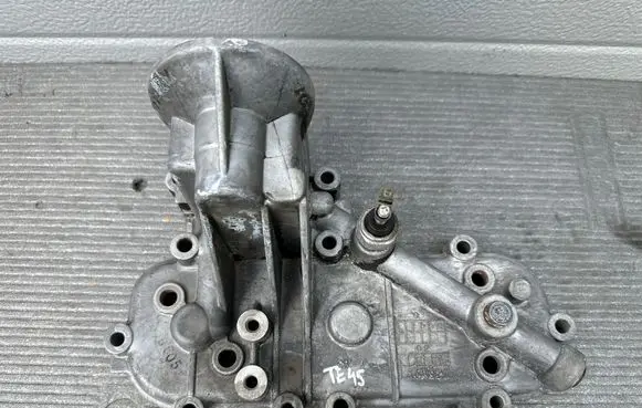 Hyundai Terracan Oil filter mounting bracket 263104X300