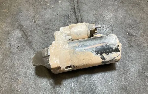 Mercedes-Benz Sprinter W906 Starter motor A0009062302 0001139408