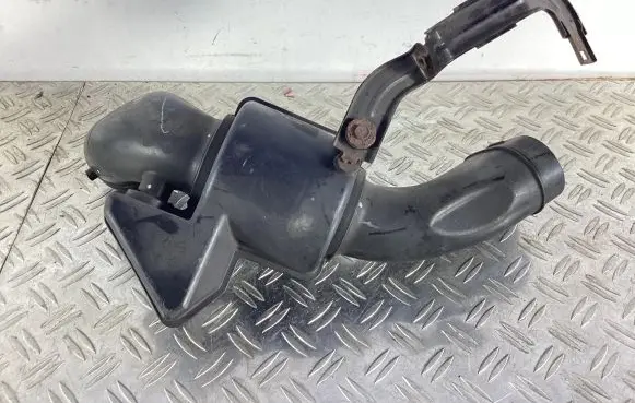 Intake resonator
