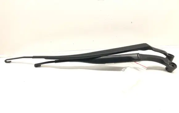 Infiniti Q50 Front wiper blade arm