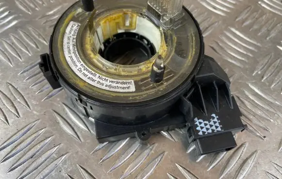 Audi A3 S3 A3 Sportback 8P Airbag slip ring squib (SRS ring) 1K0959653D
