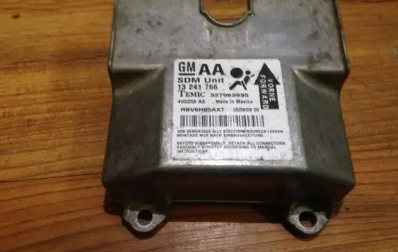 Opel Zafira B Airbag control unit/module 13241766 327963935