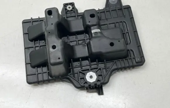 Hyundai Tucson TL Battery tray 37150D3000