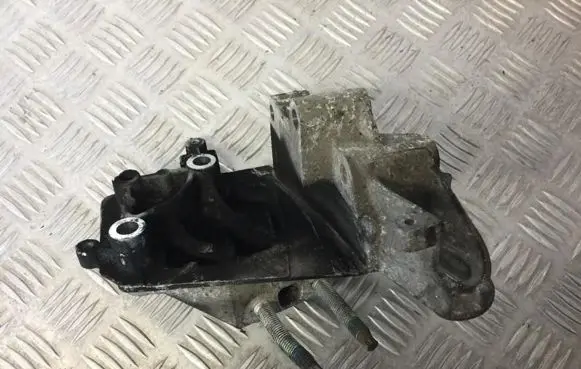 Ford Focus Engine mounting bracket 98MM6F001A1A 98MM-6F001-A1A