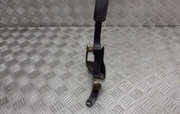 Toyota Yaris Accelerator throttle pedal