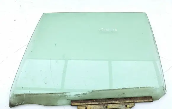 Toyota RAV 4 (XA20) Rear door window glass