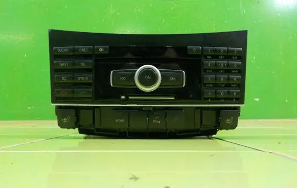 Mercedes-Benz E C207 W207 Radio/CD/DVD/GPS head unit A2129008409 XP46