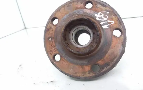Volkswagen PASSAT B6 Rear wheel hub