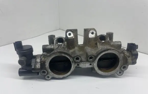 Subaru Legacy Throttle body valve 14011AB260