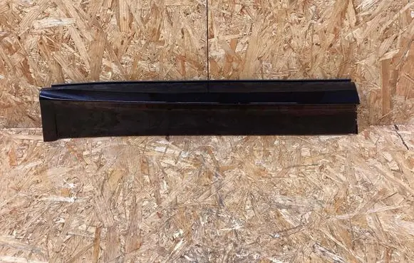 Porsche Cayenne (9Y0 9Y3) Trim molding 9y0839095eyg2x 9y0839095e