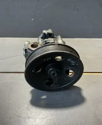 Mercedes-Benz Vito Viano W638 Power steering pump 0024664801