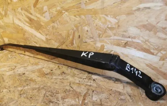 Toyota Hilux (AN10, AN20, AN30) Front wiper blade arm 6903 272w 2374