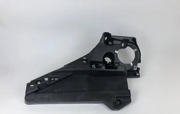 Maserati Levante Rear bumper mounting bracket 670034585 31097