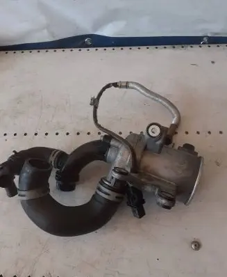 Mercedes-Benz C W205 Water pump A2742000207
