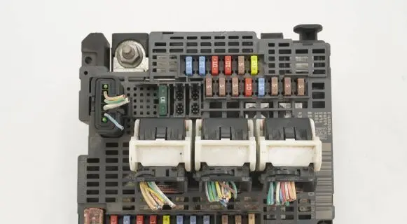 Peugeot 508 Fuse module 9674922080
