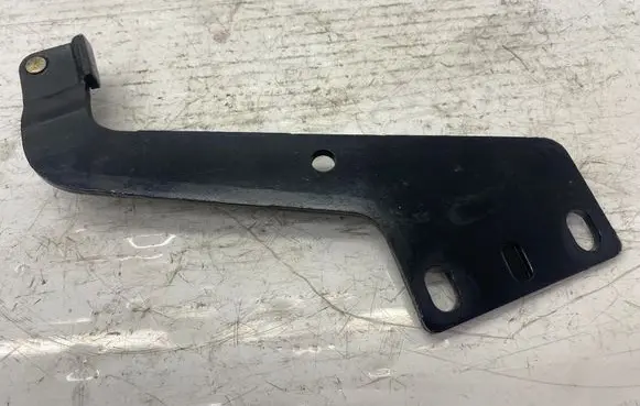 Volkswagen PASSAT B8 Sliding door upper roller guide/hinge 7N0843436B