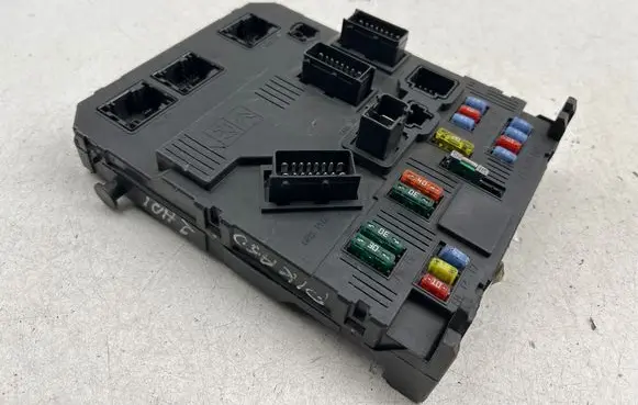 Citroen C4 Grand Picasso Fuse module S118085320