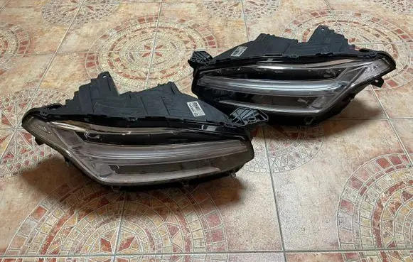 Volvo XC90 Headlights/headlamps set 31656994 31656995 89910588