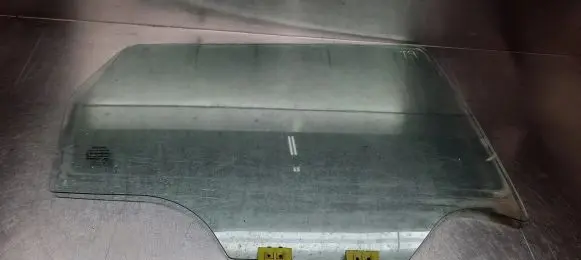 Nissan Qashqai Rear door window glass
