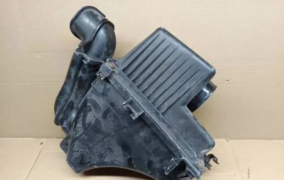 Suzuki Swift II Air filter box