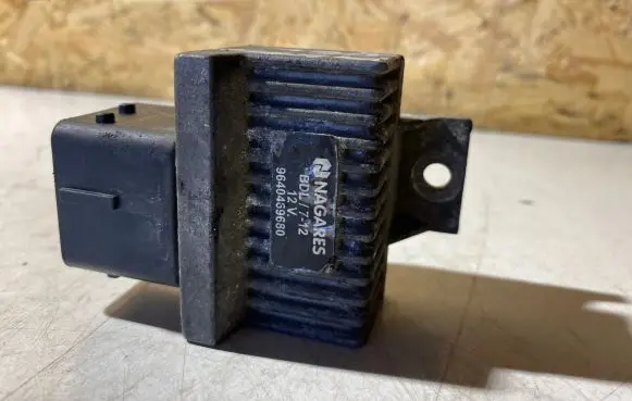Citroen Xsara Picasso Glow plug pre-heat relay 9640469680