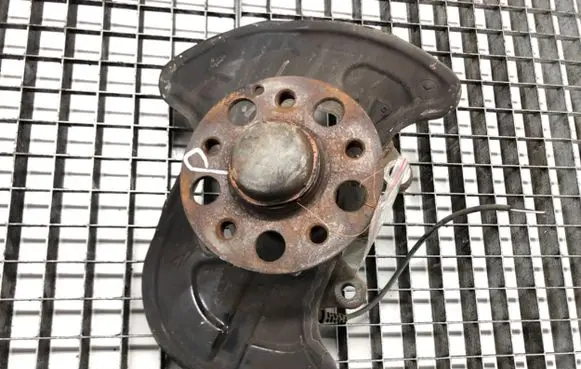 Mercedes-Benz C W204 Front wheel hub spindle knuckle