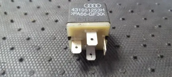 Audi TT Mk1 Other relay 431951253H