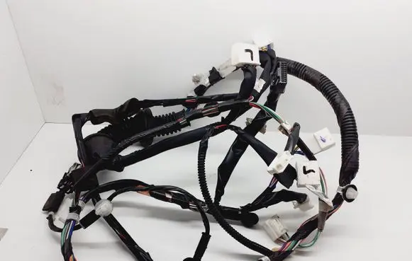 Toyota Avensis T270 Front door wiring loom 8215205 43825