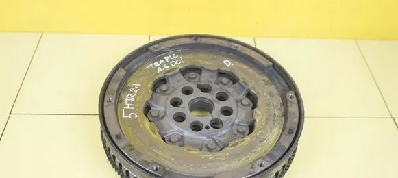 Renault Trafic III (X82) Dual mass flywheel 123101986R R9M413
