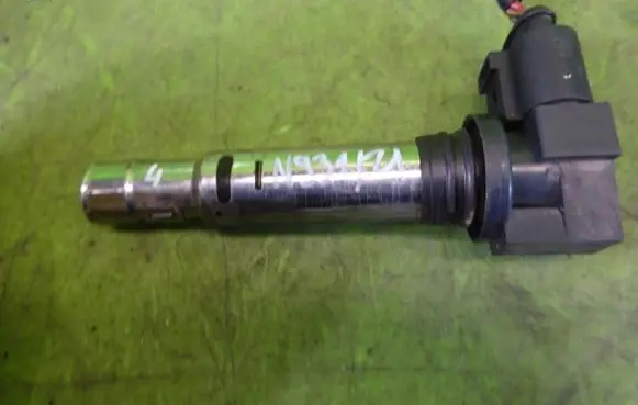 Volkswagen Caddy High voltage ignition coil 036905715F
