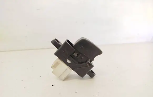 Nissan X-Trail T30 Electric window control switch