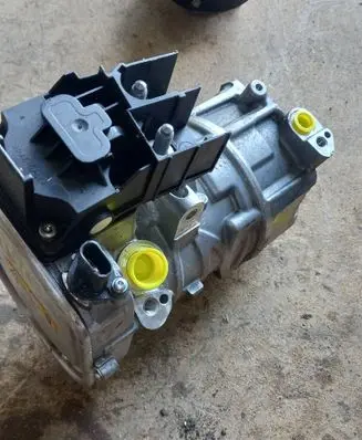 Mercedes-Benz E W214 Air conditioning (A/C) compressor (pump) A0008308004 G4385210 23A0256564