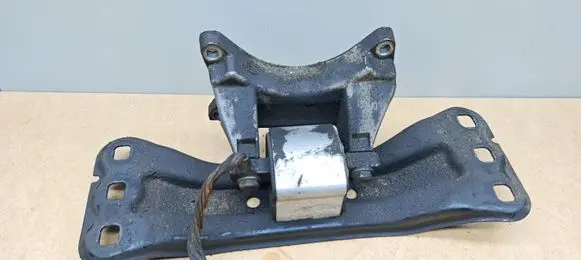 Mercedes-Benz CLK A209 C209 Gearbox mounting bracket A2032420601